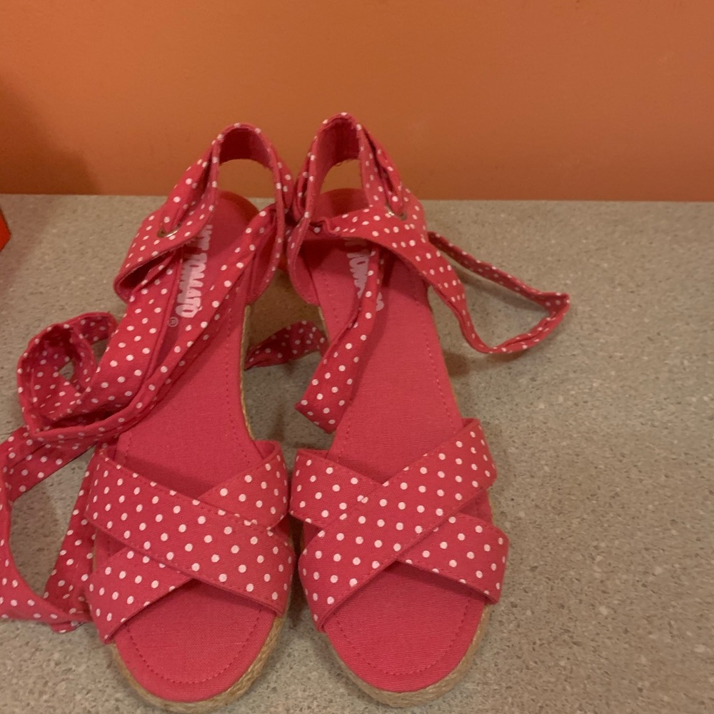 Pink with Polka- dots wedges by Hot Tomato size 9